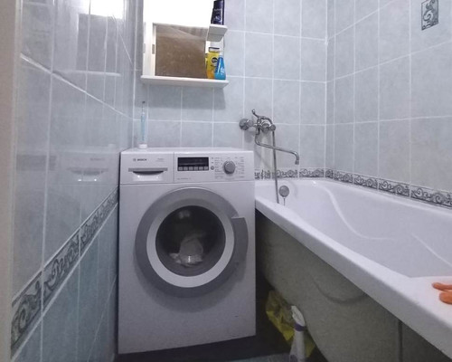 Продам трехкомнатную (3-комн.) квартиру, 46, Новый Свет п