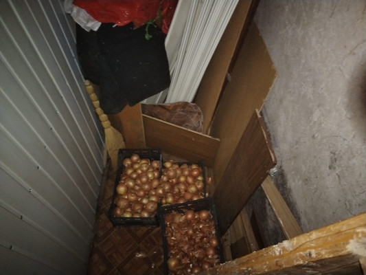 Продам трехкомнатную (3-комн.) квартиру, 46, Новый Свет п