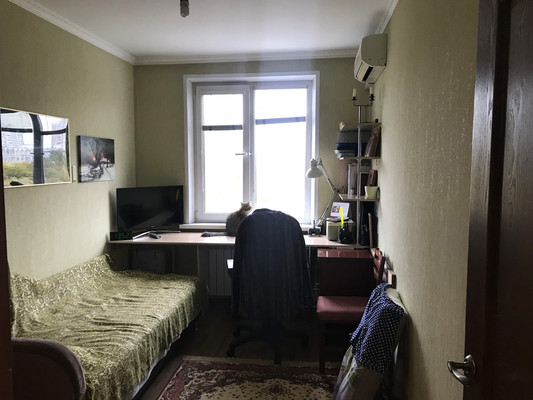 Продам трехкомнатную (3-комн.) квартиру, Кировоградская ул, 10к2, Москва г