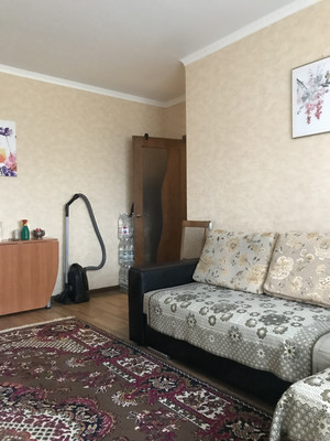 Продам трехкомнатную (3-комн.) квартиру, Кировоградская ул, 10к2, Москва г