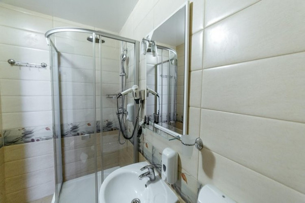 Продам гостиницу 1 955 м2, Набережная ул, 29, Алушта г