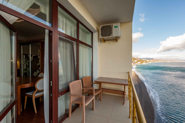 Продам гостиницу 1 955 м2, Набережная ул, 29, Алушта г