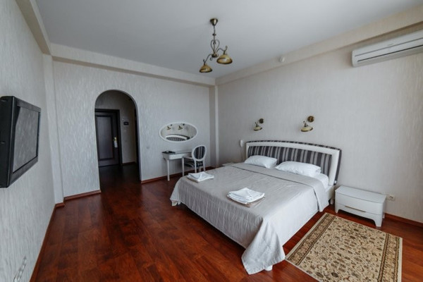 Продам гостиницу 1 955 м2, Набережная ул, 29, Алушта г