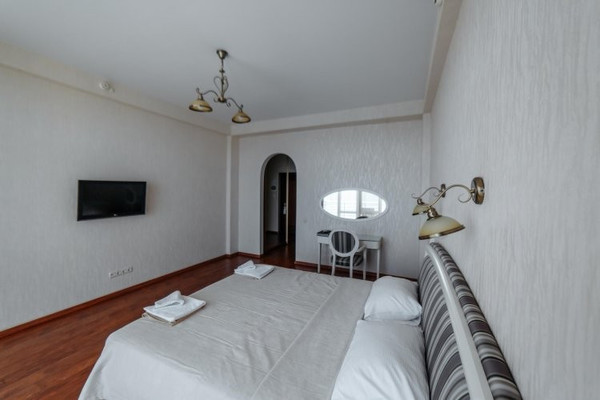 Продам гостиницу 1 955 м2, Набережная ул, 29, Алушта г