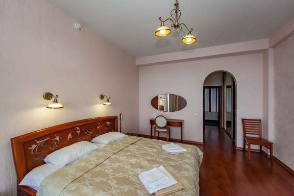 Продам гостиницу 1 955 м2, Набережная ул, 29, Алушта г