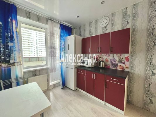 Продам однокомнатную (1-комн.) квартиру, Тихоокеанская ул, 1к2, Парголово п