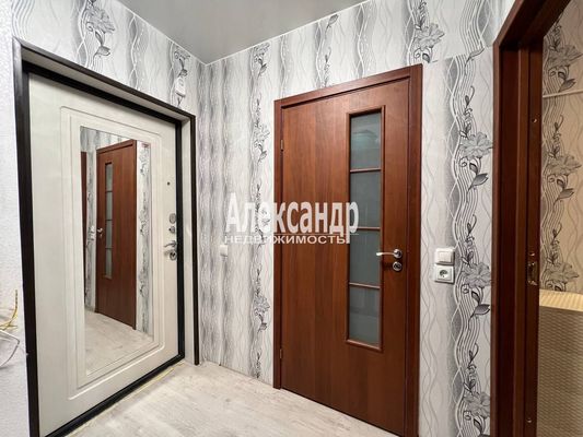Продам однокомнатную (1-комн.) квартиру, Тихоокеанская ул, 1к2, Парголово п