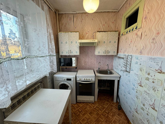 Продам двухкомнатную (2-комн.) квартиру, Центральная ул, 8к2, Комсомольск-на-Амуре г