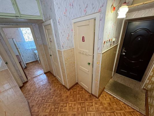 Продам двухкомнатную (2-комн.) квартиру, Центральная ул, 8к2, Комсомольск-на-Амуре г