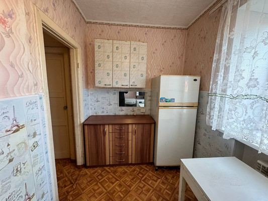 Продам двухкомнатную (2-комн.) квартиру, Центральная ул, 8к2, Комсомольск-на-Амуре г