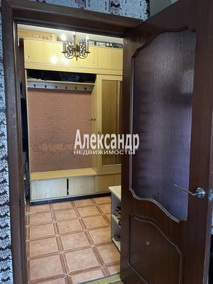 Продам многокомнатную квартиру, Уточкина ул, 2к1, Санкт-Петербург г