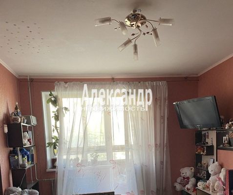 Продам многокомнатную квартиру, Уточкина ул, 2к1, Санкт-Петербург г