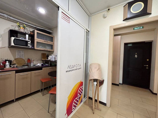 Продам салон красоты 91,4 м2, Училищная ул, 22, Симферополь г