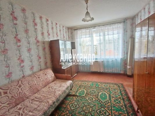 Продам трехкомнатную (3-комн.) квартиру, Центральная ул, 8, Селезнево п
