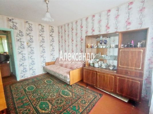 Продам трехкомнатную (3-комн.) квартиру, Центральная ул, 8, Селезнево п