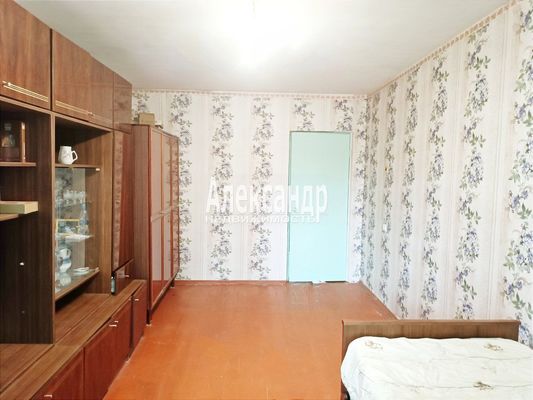 Продам трехкомнатную (3-комн.) квартиру, Центральная ул, 8, Селезнево п