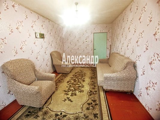 Продам трехкомнатную (3-комн.) квартиру, Центральная ул, 8, Селезнево п