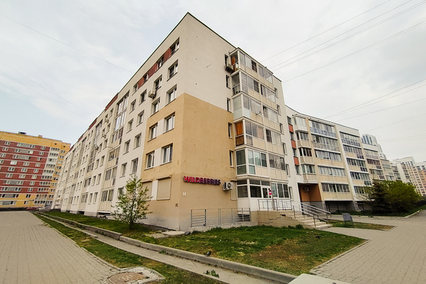 Продам трехкомнатную (3-комн.) квартиру, Краснолесья ул, 14/2, Екатеринбург г