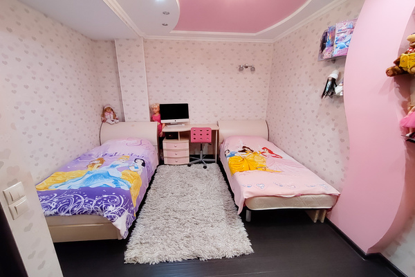 Продам трехкомнатную (3-комн.) квартиру, Краснолесья ул, 14/2, Екатеринбург г