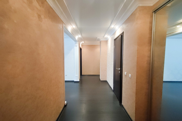 Продам трехкомнатную (3-комн.) квартиру, Краснолесья ул, 14/2, Екатеринбург г