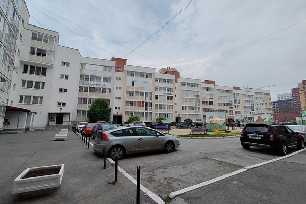 Продам трехкомнатную (3-комн.) квартиру, Краснолесья ул, 14/2, Екатеринбург г