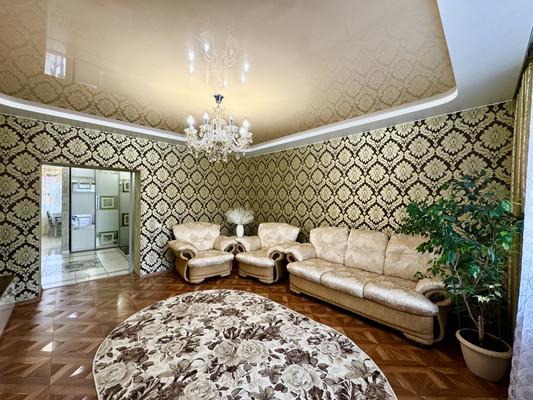 Продам трехкомнатную (3-комн.) квартиру, Карла Либкнехта ул, 83, Киров г