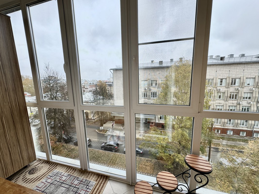 Продам трехкомнатную (3-комн.) квартиру, Карла Либкнехта ул, 83, Киров г