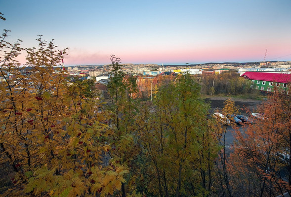 Продам двухкомнатную (2-комн.) квартиру, Халтурина ул, 1, Мурманск г