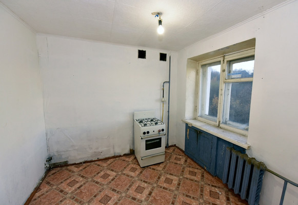 Продам двухкомнатную (2-комн.) квартиру, Халтурина ул, 1, Мурманск г