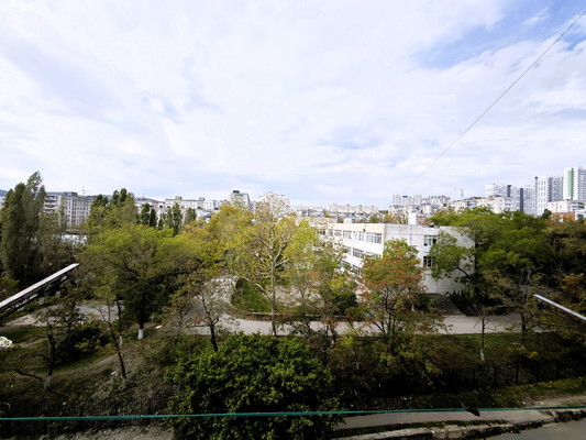 Продам трехкомнатную (3-комн.) квартиру, Героев Десантников ул, 65к1, Новороссийск г