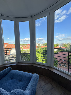 Продам трехкомнатную (3-комн.) квартиру, Озерная ул, 15, Калининград г