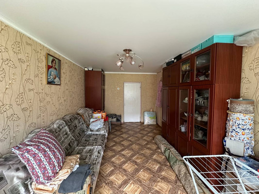 Продам трехкомнатную (3-комн.) квартиру, Шаронова ул, 5, Ишим г