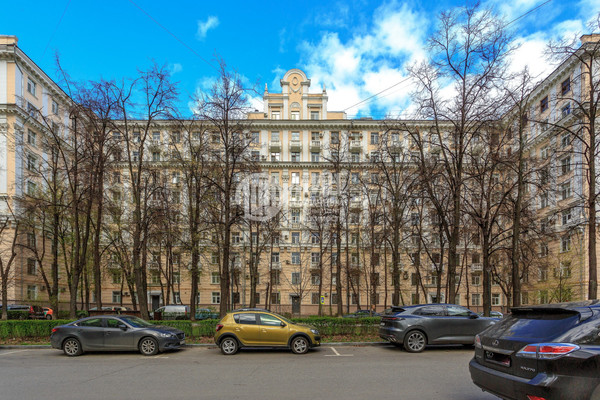 Продам трехкомнатную (3-комн.) квартиру, Народная ул, 13, Москва г