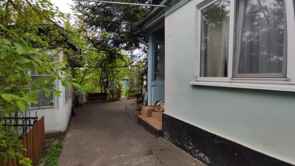 Продам трехкомнатную (3-комн.) квартиру, Севастопольская ул, 87, Симферополь г