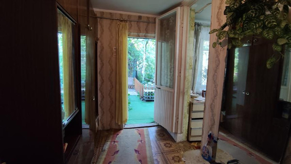 Продам трехкомнатную (3-комн.) квартиру, Севастопольская ул, 87, Симферополь г