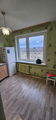 Продам двухкомнатную (2-комн.) квартиру, Молодежная (Росляково р-н) ул, 19, Мурманск г