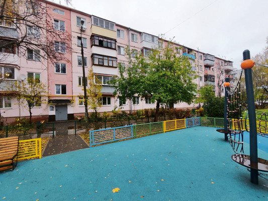 Продам двухкомнатную (2-комн.) квартиру, Фабричная ул, 7, Калининец рп