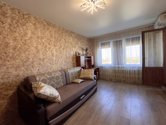 Продам трехкомнатную (3-комн.) квартиру, Дружбы ул, 64, Симферополь г