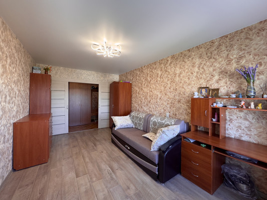 Продам трехкомнатную (3-комн.) квартиру, Дружбы ул, 64, Симферополь г