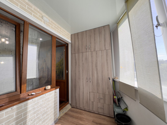 Продам трехкомнатную (3-комн.) квартиру, Дружбы ул, 64, Симферополь г