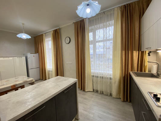 Продам трехкомнатную (3-комн.) квартиру, Ленина ул, 34а, Нижневартовск г