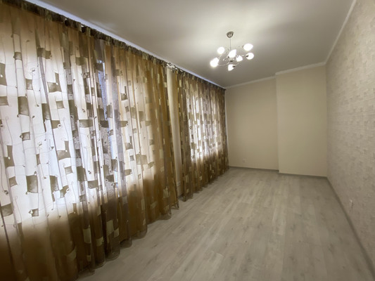 Продам трехкомнатную (3-комн.) квартиру, Ленина ул, 34а, Нижневартовск г