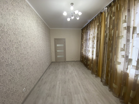 Продам трехкомнатную (3-комн.) квартиру, Ленина ул, 34а, Нижневартовск г