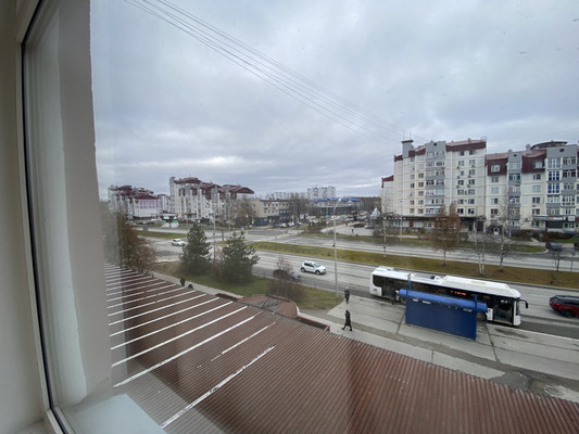 Продам трехкомнатную (3-комн.) квартиру, Ленина ул, 34а, Нижневартовск г