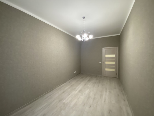 Продам трехкомнатную (3-комн.) квартиру, Ленина ул, 34а, Нижневартовск г