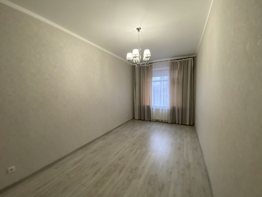 Продам трехкомнатную (3-комн.) квартиру, Ленина ул, 34а, Нижневартовск г