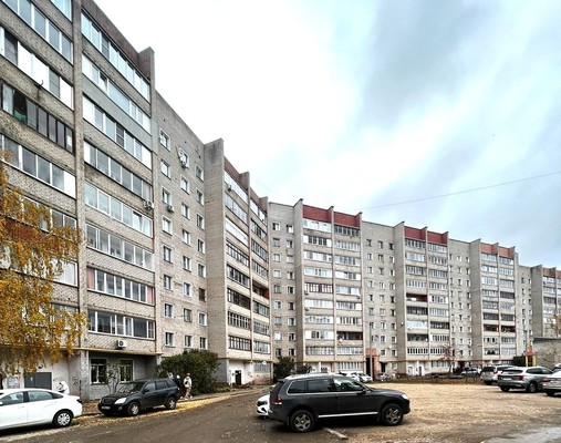 Продам трехкомнатную (3-комн.) квартиру, Московская ул, 140, Киров г