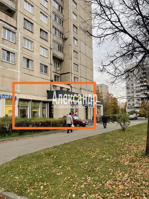 Сдам торговое помещение 151 м2, Богатырский пр-кт, 7к1, Санкт-Петербург г