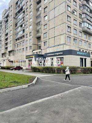 Сдам торговое помещение 151 м2, Богатырский пр-кт, 7к1, Санкт-Петербург г