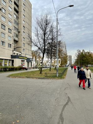 Сдам торговое помещение 151 м2, Богатырский пр-кт, 7к1, Санкт-Петербург г